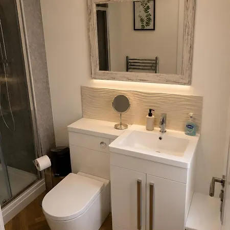 The Haddon Collection 3 En-suite Bedrooms Holiday home Leeds (West Yorkshire)